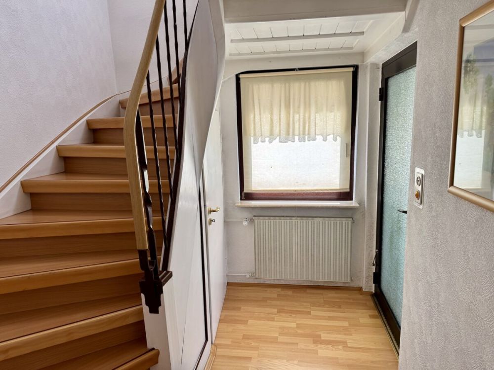 Ein- bis Zweifamilienhaus + Bauplatz