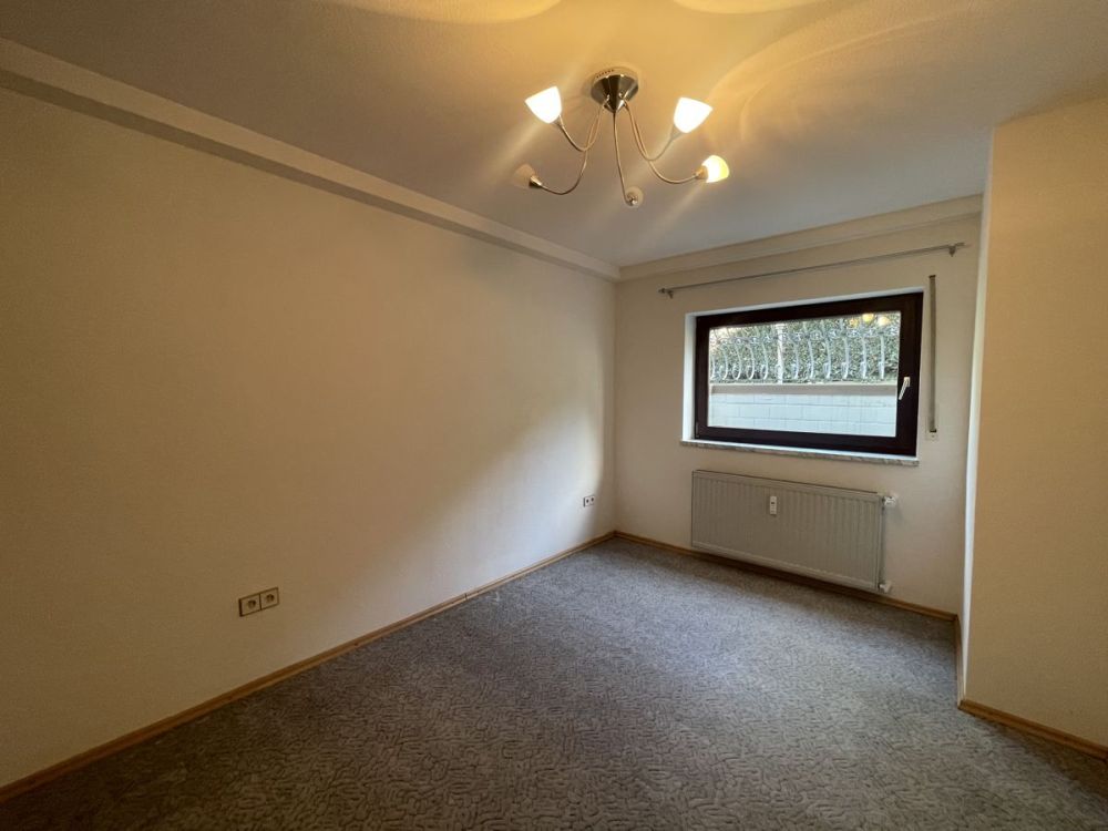 Gartenparadies - Zweifamilienhaus mit Einliegerwohnung