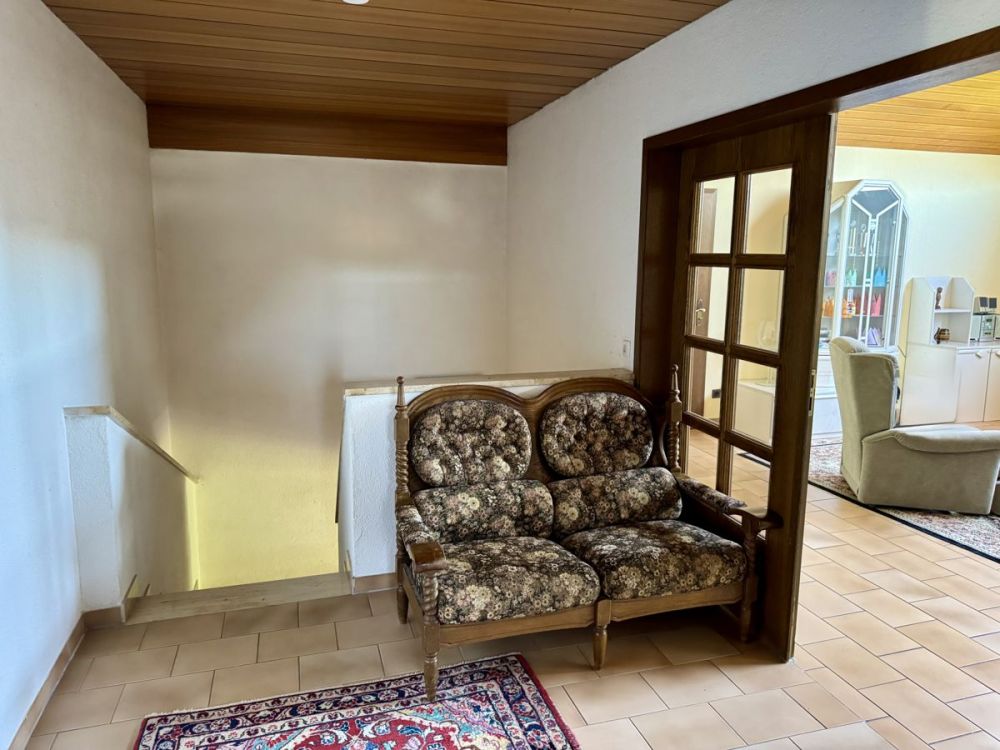 Freistehendes Einfamilienhaus in Traumlage
- Offen, großzügig und umgeben von Grün -