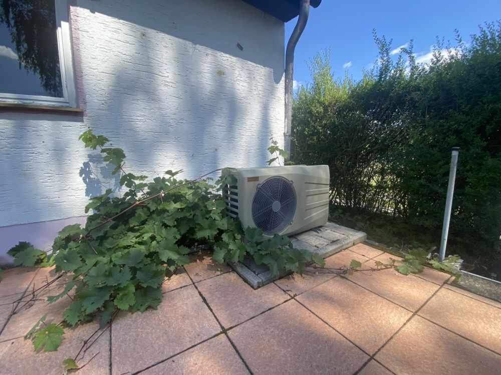 Wohnen am Merklsteig - Charmantes Reihenmittelhaus mit Garage, Wintergarten, Freischwimmbecken und zusätzlichem Gartengrundstück in begehrter Wohnlage in Weiden!