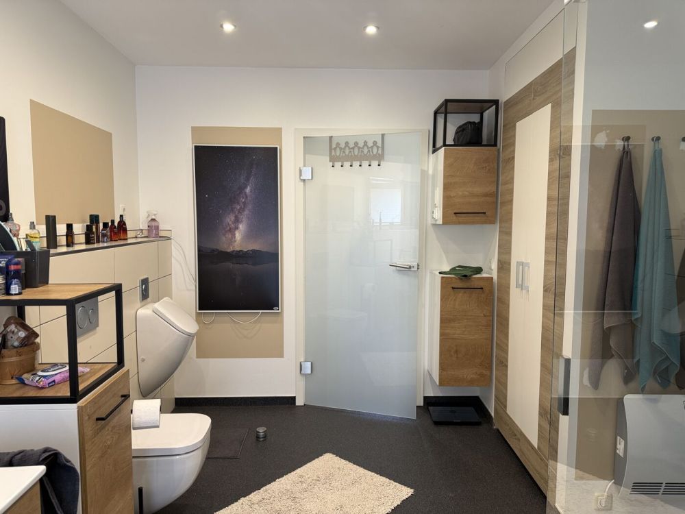 1.OG links Badezimmer Bild 2