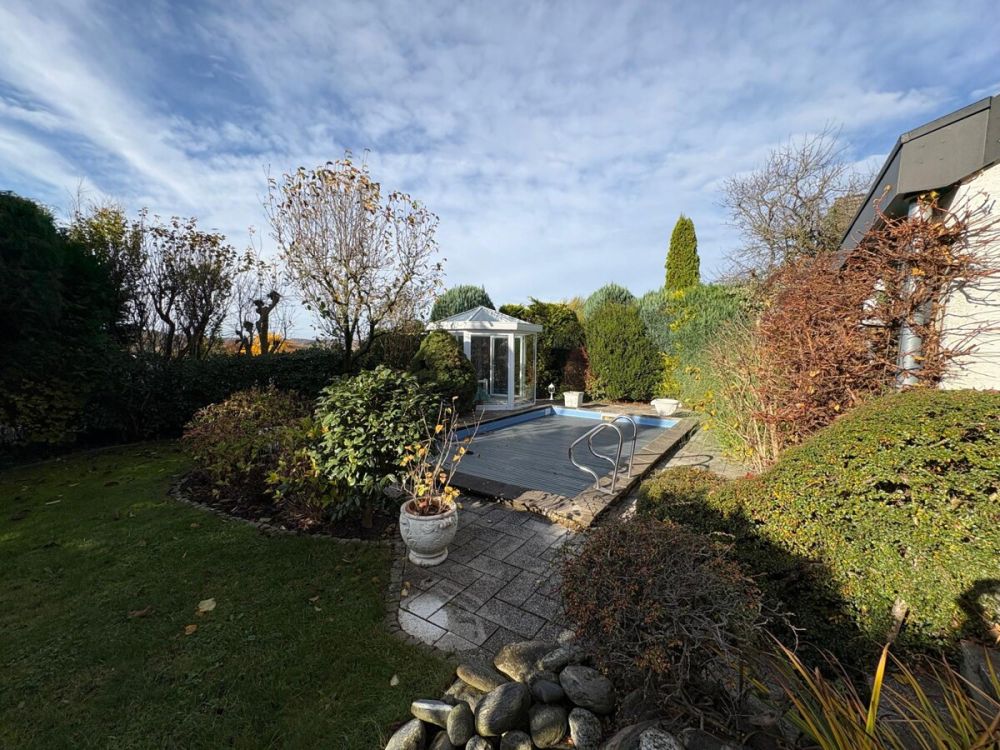 Individuelles Split-Level-Haus mit ansprechender Architektur in Lindlar-Schmitzhöhe