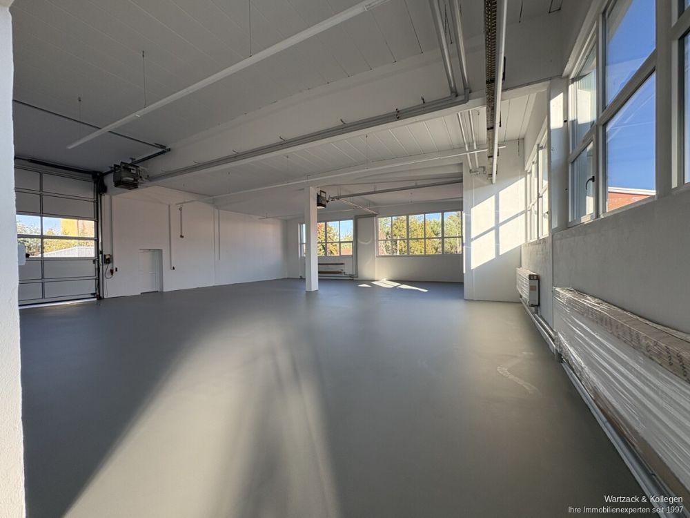 Vollständig neu renovierte Büroflächen 
mit Erweitertungsmöglichkeit um Produktionsflächen