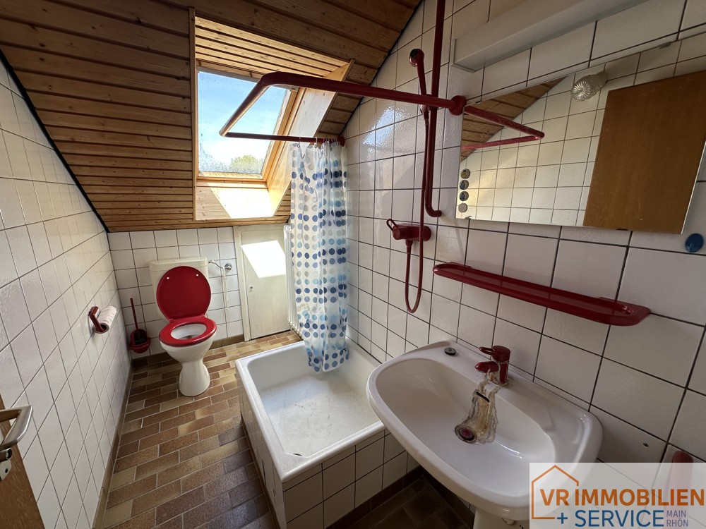 Ihr Eigenheim im Grünen- Wohnhaus mit Doppelgarage und Garten in 97616 Bad Neustadt/S.