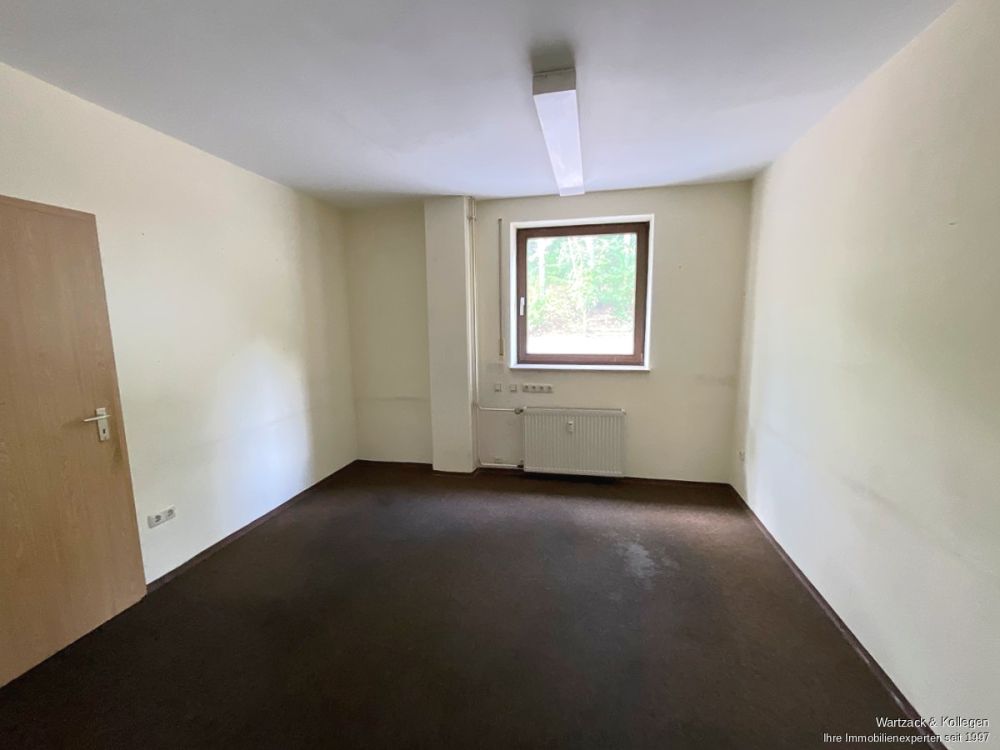 Produktionshalle mit Bürofläche
in Schwabach,
Gewerbegebiet Kiefernschlag