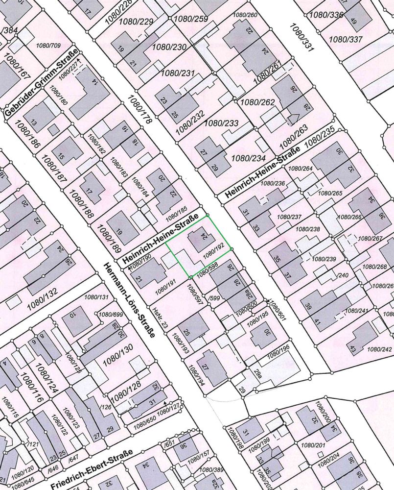 Ihr neues Zuhause wartet auf Sie - Wohnhaus mit Garten und Garagen in Roth! (23)