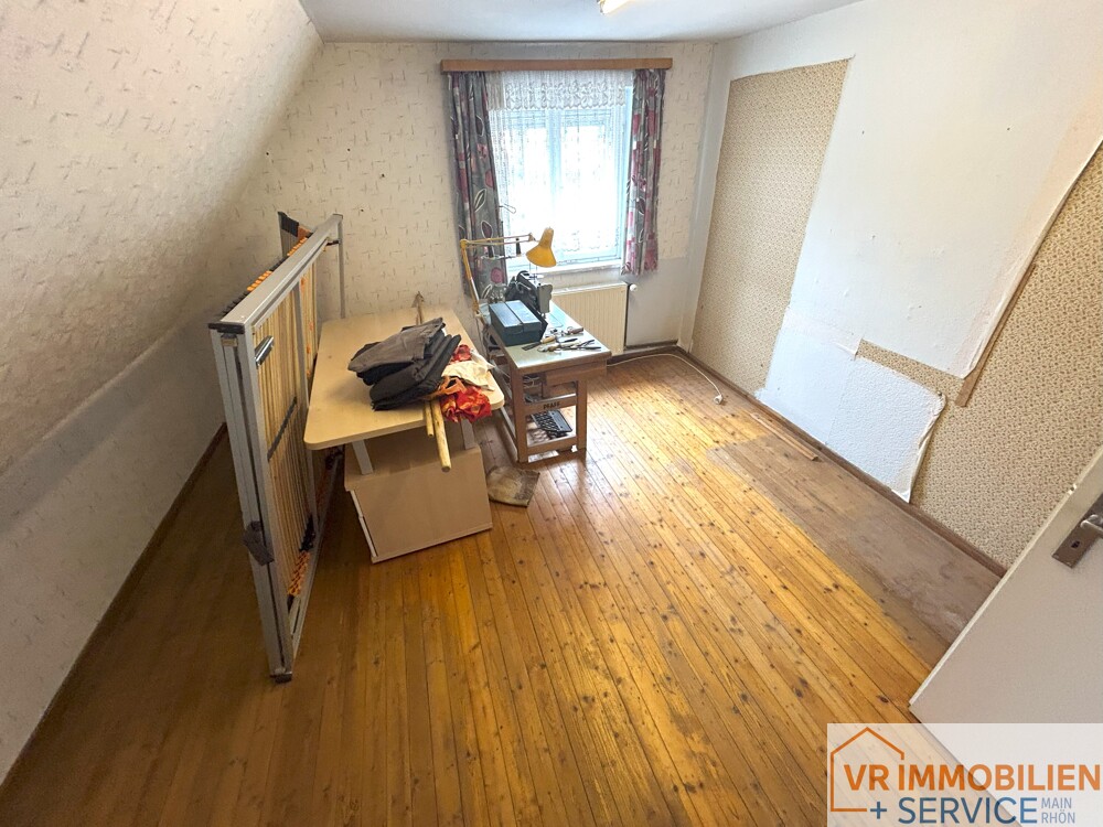 Wohnen & Leben auf dem Land: Großzügiges Wohnhaus mit Halle und Garten in 97633 Gollmuthhausen!