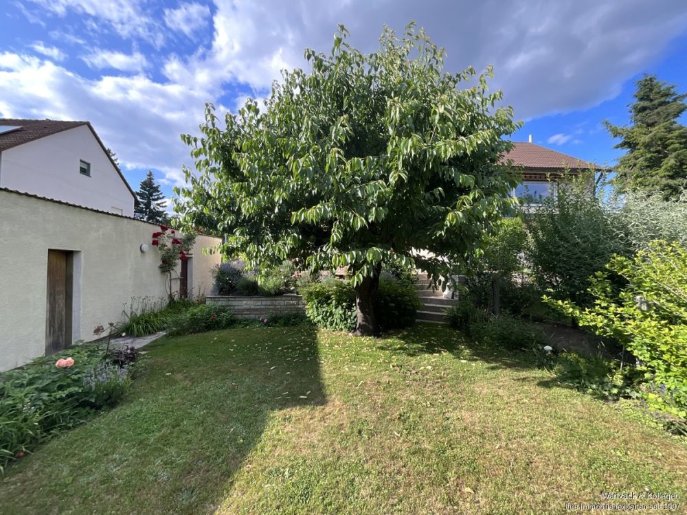 Doppelhaushälfte 
in bester Lage von Limbach 
für die ganze Familie!