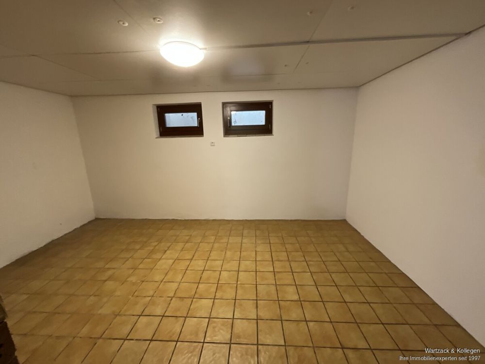 Der Aufwand lohnt sich 
- Einfamilienhaus mit Renovierungsbedarf 
auf traumhaftem Grundstück