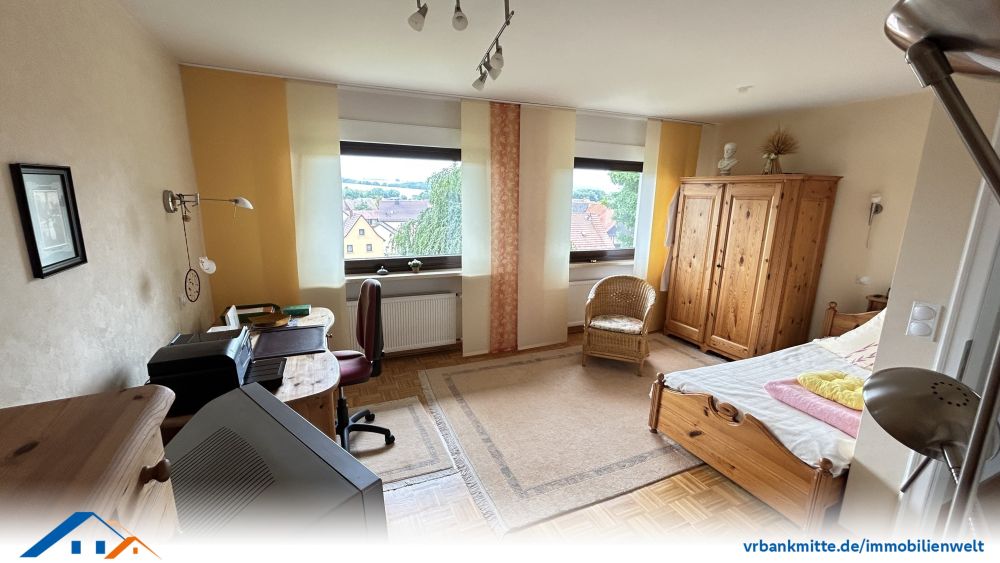 Charmantes Einfamilienhaus mit großem Grundstück, Garage und Blockhütte in Rüdershausen