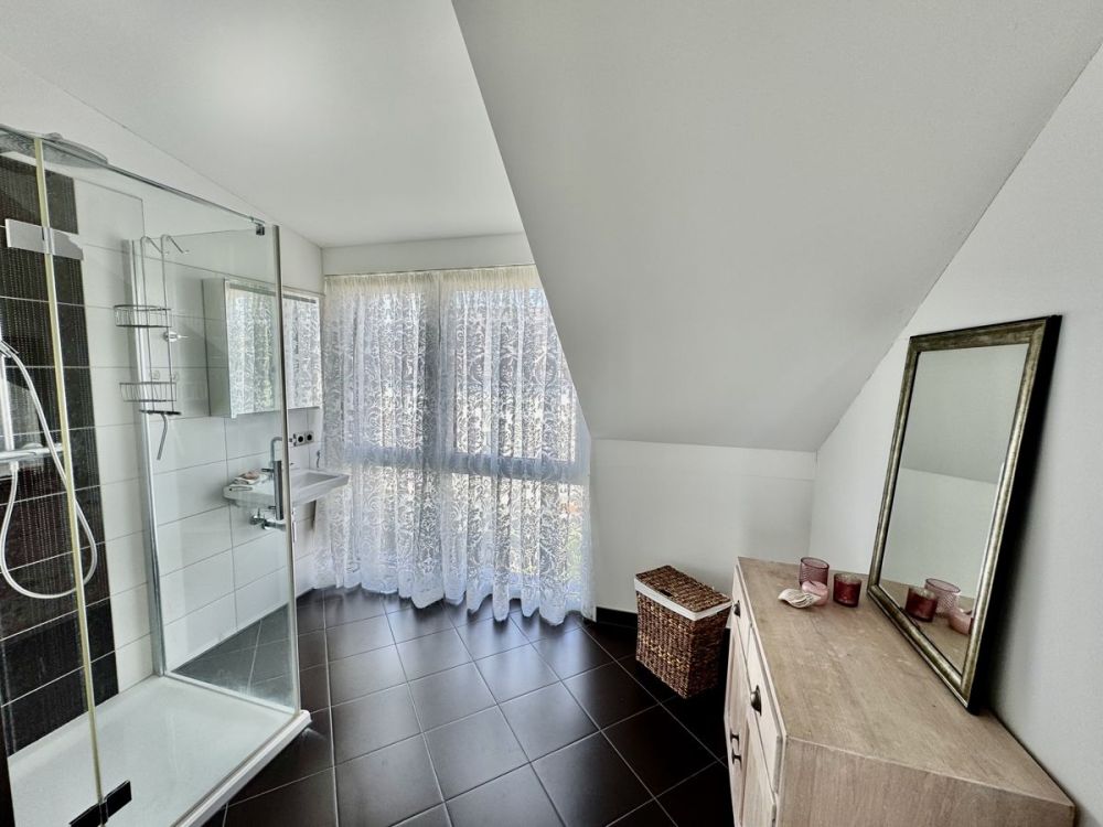 Exklusives Einfamilienhaus in erstklassiger Lage – 
stilvolles Wohnen auf höchstem Niveau