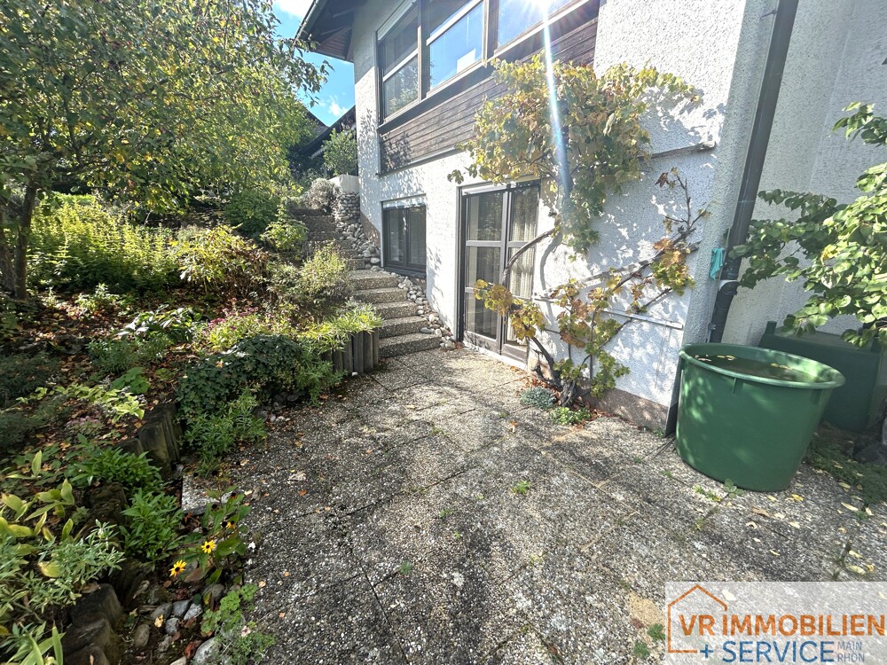 Ihre grüne Oase in 97638 Mellrichstadt ! Einfamilienhaus mit Doppelgarage und traumhaftem Grundstück!