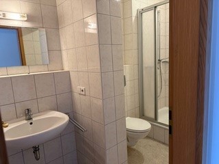 neue renovierte Wohnung Nr. 5 Badezimmer