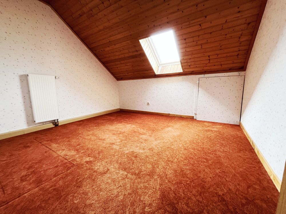 Gäste- oder Arbeitszimmer - OG