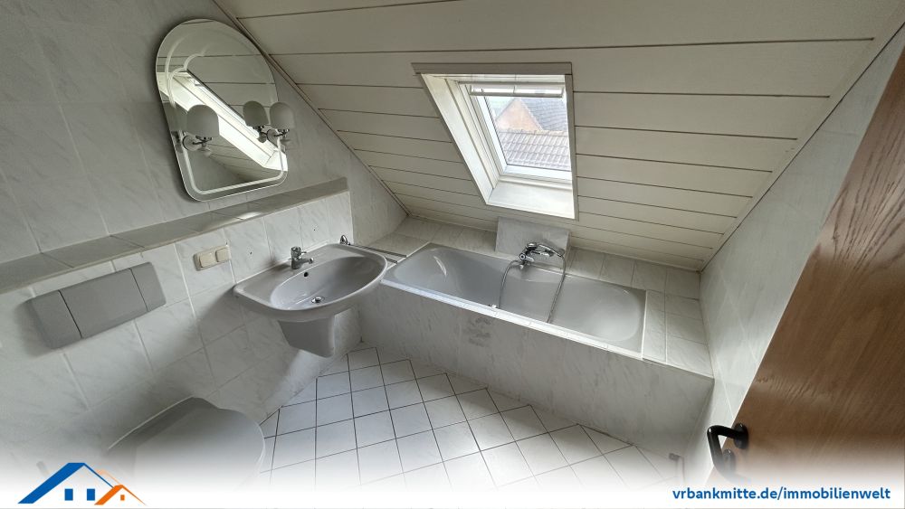 Charmante Doppelhaushälfte mit Potenzial – ruhiges Wohnen auf 3 Ebenen