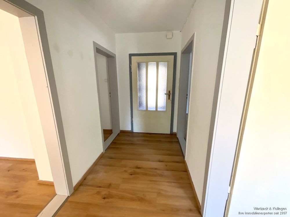 Interessante Kapitalanlage - Doppelhaus mit 2 Wohnungen und einer Doppelhaushälfte in Büchenbach