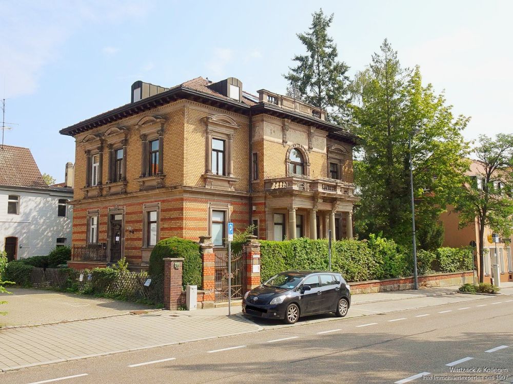 großzügige Dachgeschosswohnung im edlen Gewand in Schwabach