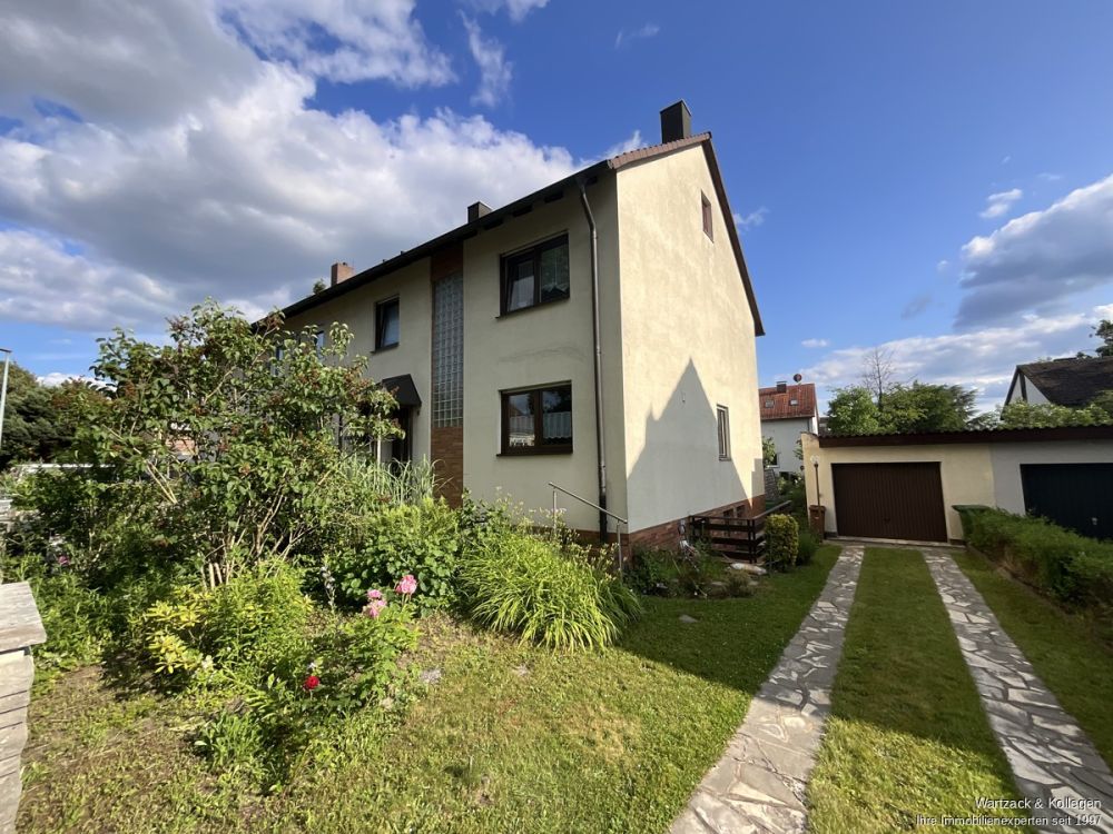 Doppelhaushälfte 
in bester Lage von Limbach 
für die ganze Familie!