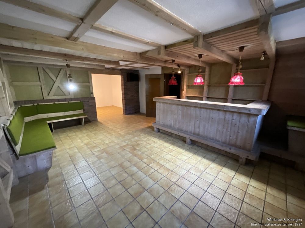 Der Aufwand lohnt sich 
- Einfamilienhaus mit Renovierungsbedarf 
auf traumhaftem Grundstück