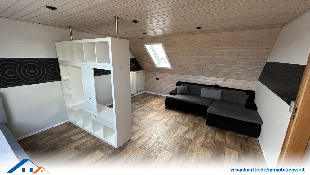 Charmante Doppelhaushälfte mit Potenzial – ruhiges Wohnen auf 3 Ebenen