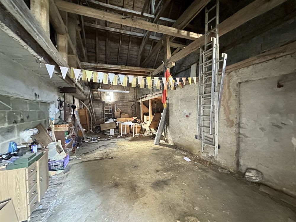 Einfamilienhaus mit Scheune und schönem Garten!