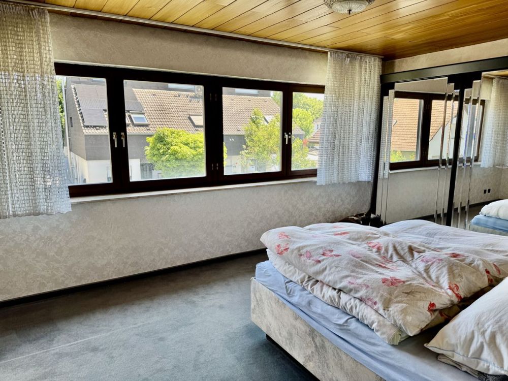 Freistehendes Einfamilienhaus in Traumlage
- Offen, großzügig und umgeben von Grün -