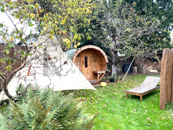 Mehrfamilienhaus mit Gewerbeeinheit (teilvermietet) und großem Garten