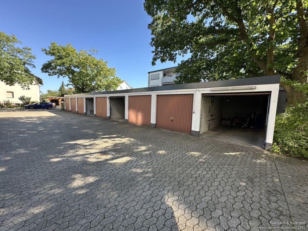 Über den Dächern von Schwaig - 3-Zimmer-Wohnung mit Ausblick, Balkon, Einbauküche und Garage