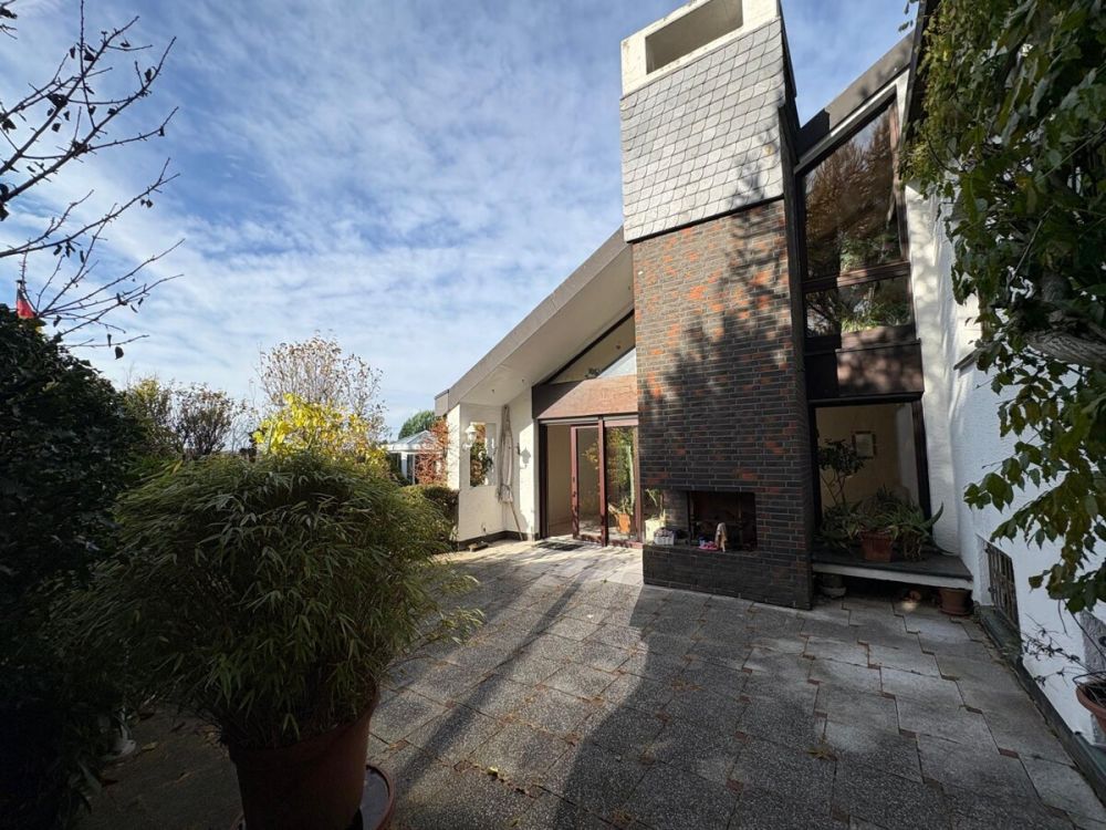 Individuelles Split-Level-Haus mit ansprechender Architektur in Lindlar-Schmitzhöhe