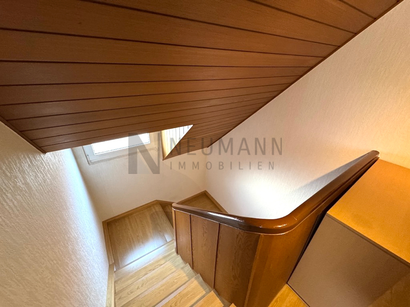 Großes Mehrfamilienhaus mit Garten in schöner Lage von Mörfelden