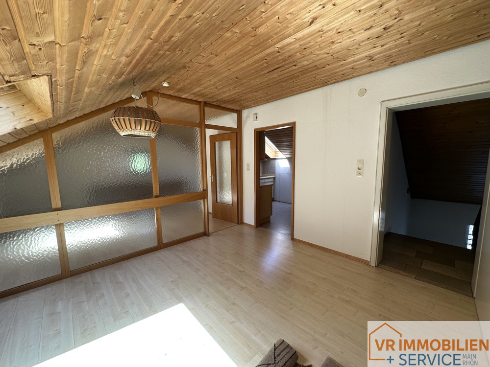 Ihr Eigenheim im Grünen- Wohnhaus mit Doppelgarage und Garten in 97616 Bad Neustadt/S.