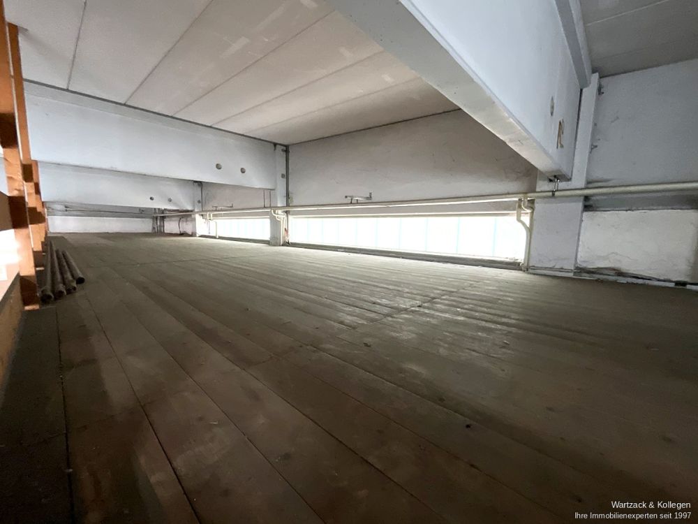 Produktionshalle mit Bürofläche
in Schwabach,
Gewerbegebiet Kiefernschlag