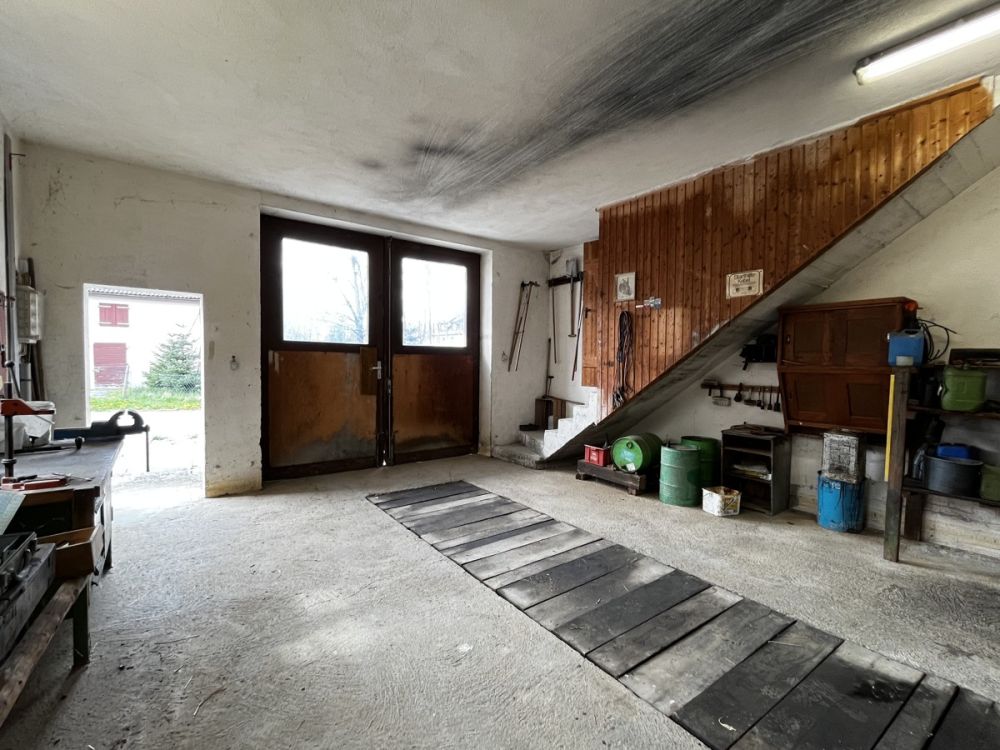 Großzügiges Wohnen in ländlichem Umfeld mit genügend Platz für die ganze Familie und deren Hobbys!