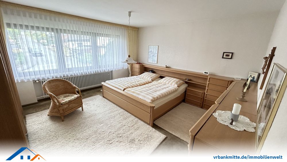 Charmantes Einfamilienhaus mit großem Grundstück, Garage und Blockhütte in Rüdershausen