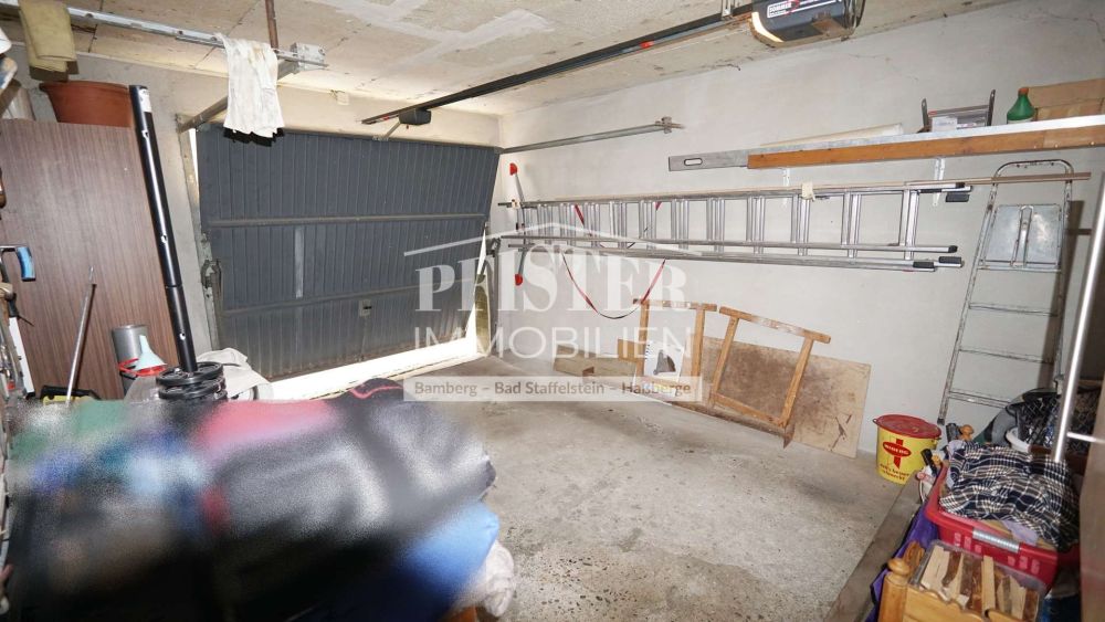 Zweifamilienhaus + Einliegerwohnung in zentraler Lage von Hallstadt