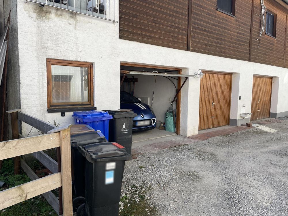 HISTORISCHE 4 ZIMMER-WOHNUNG IM ERDGESCHOSS