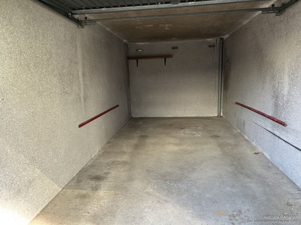 Über den Dächern von Schwaig - 3-Zimmer-Wohnung mit Ausblick, Balkon, Einbauküche und Garage