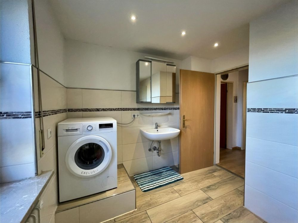 FLEXIBLES 2-FAMILIENHAUS IN ORTSRANDLAGE