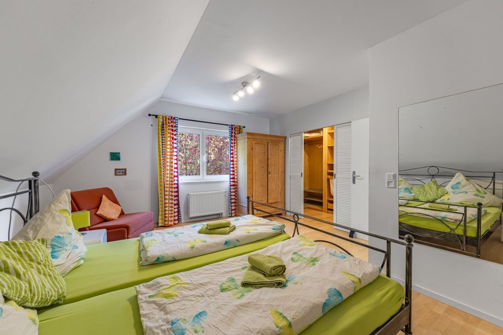 Zweifamilienhaus der Extraklasse - Hier lässt es sich gut leben und arbeiten