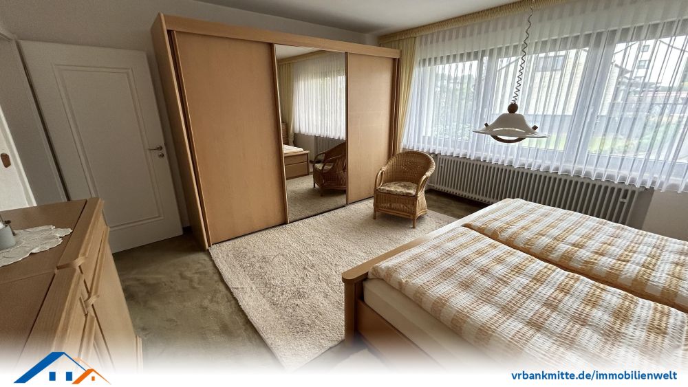 Charmantes Einfamilienhaus mit großem Grundstück, Garage und Blockhütte in Rüdershausen