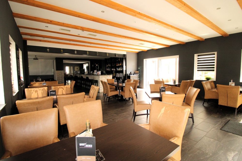 Ideal, um Wohnen und Arbeit zu verbinden: Top saniertes Wohn- und Geschäftshaus in Allersberg!