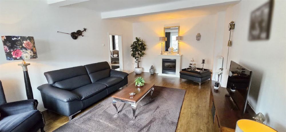 Ehemaliges  Weingut mit Charme! Hochwertig u. umfassend modernisiert!