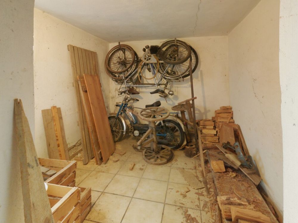 Handwerker und Kapitalanleger aufgepasst: Mehrfamilienhaus mit großem Potential in Roth! (26)