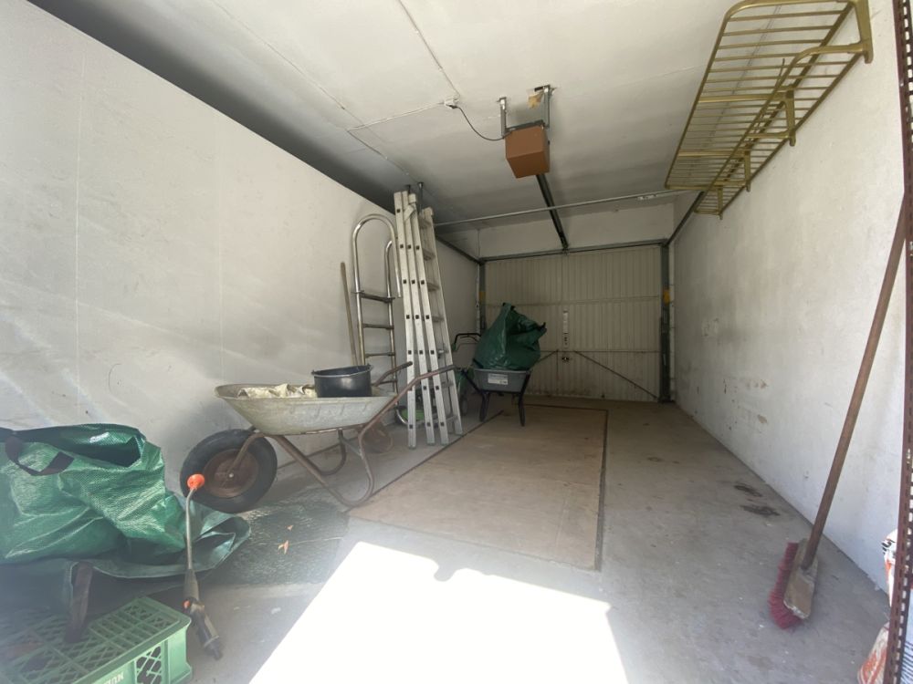 Wohnen am Merklsteig - Charmantes Reihenmittelhaus mit Garage, Wintergarten, Freischwimmbecken und zusätzlichem Gartengrundstück in begehrter Wohnlage in Weiden!