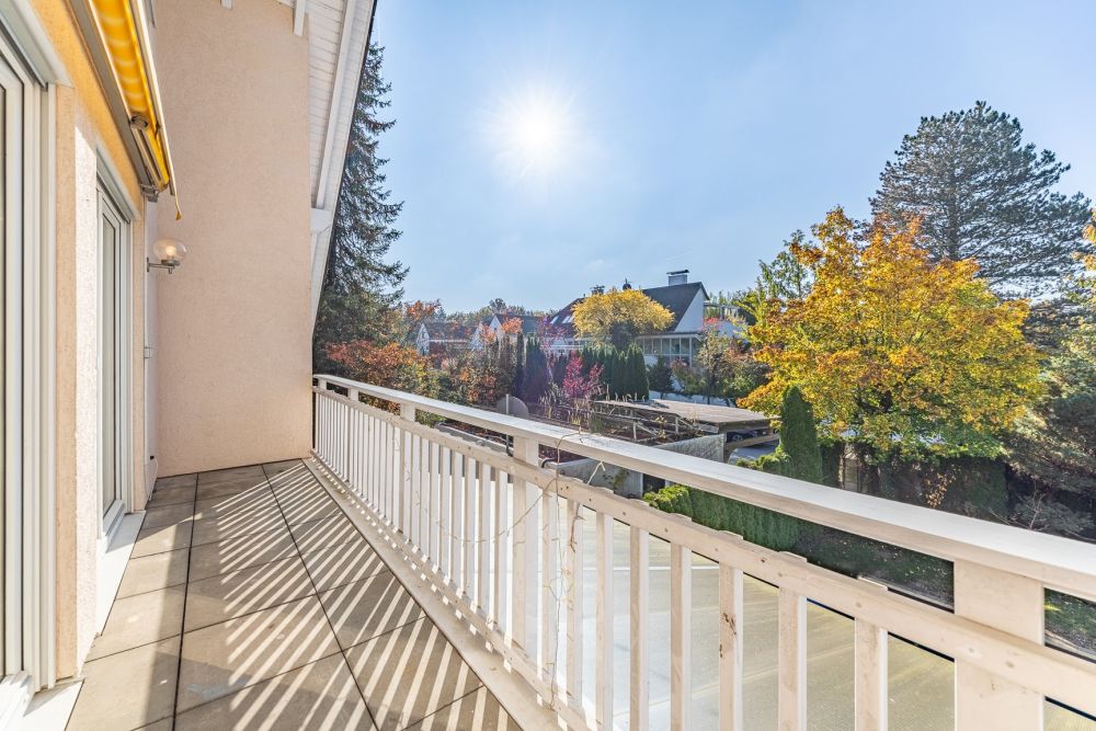 Zweifamilienhaus der Extraklasse - Hier lässt es sich gut leben und arbeiten