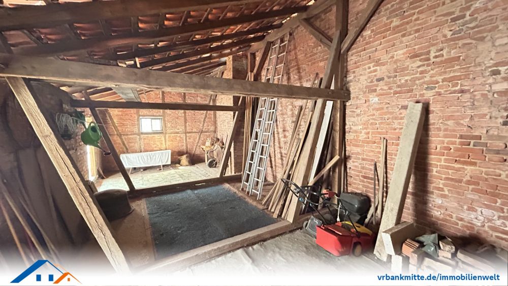 Gepflegtes Einfamilienhaus mit geräumiger Scheune und Garten