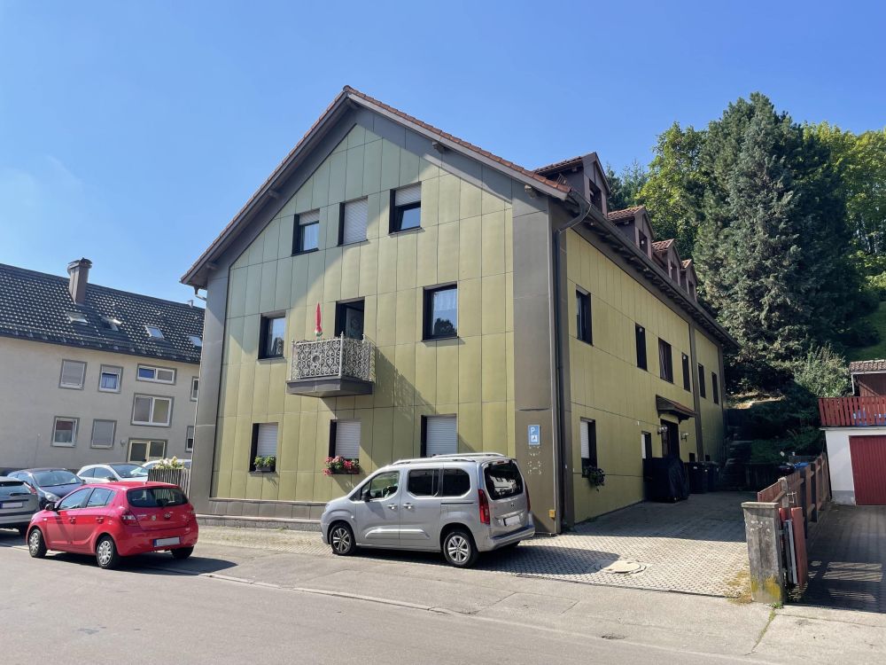 5-FAMILIEN-HAUS - VOLL VERMIETET