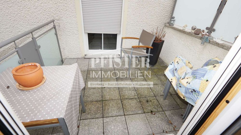 Zweifamilienhaus + Einliegerwohnung in zentraler Lage von Hallstadt