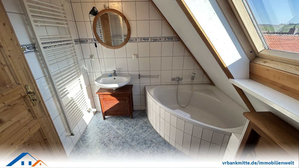 Charmantes Wohnhaus mit großzügigem Grundstück und vielseitiger Scheune