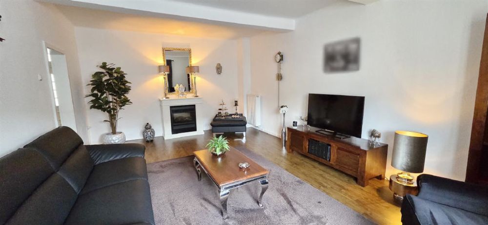 Ehemaliges  Weingut mit Charme! Hochwertig u. umfassend modernisiert!